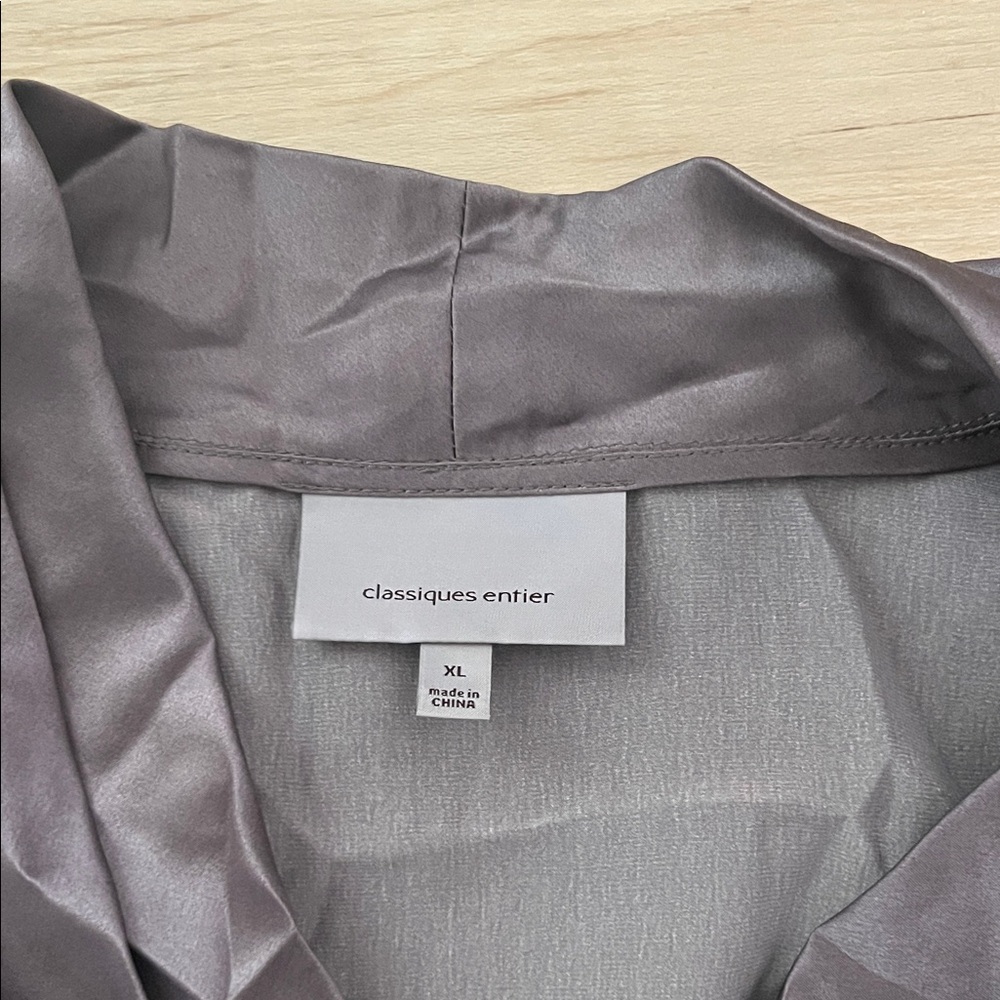 Classiques Entier Satin Gray Blouse - Picture 2 of 2